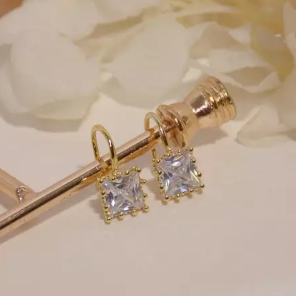 💛Gold plated square zircon earrings - Picture 6 of 7